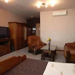 Set Konukevi