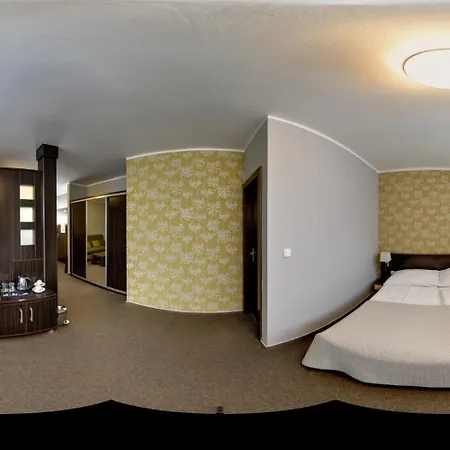 Set 3* Košice