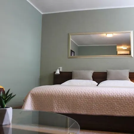 Penzión pre hostí Set 3*